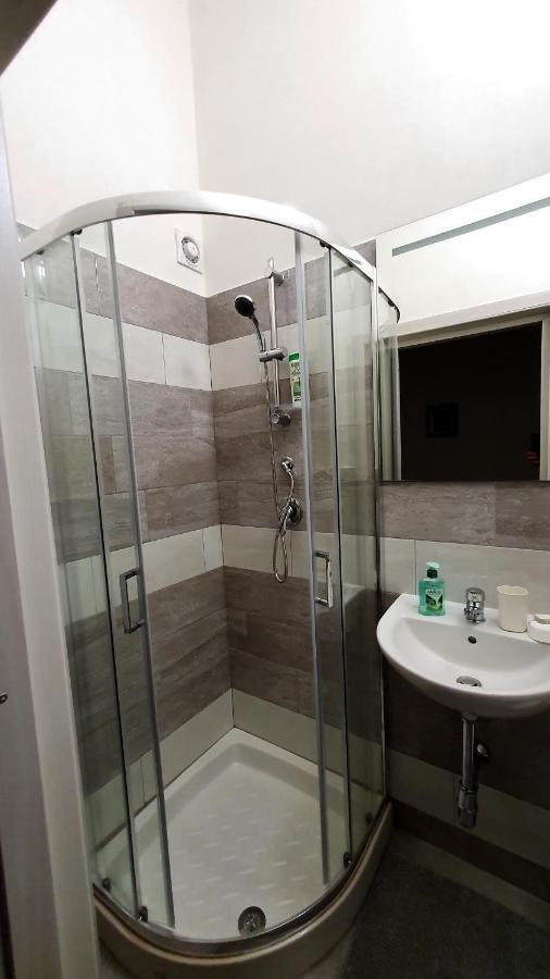 Rooms Cris Пиза Екстериор снимка